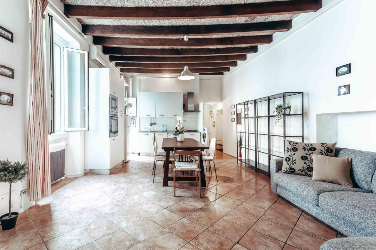 Joivy Fabulous Flat In Central Milánó Kültér fotó